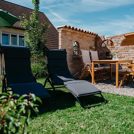 Ferienwohnung Am Weinberg Boetzingen エクステリア 写真