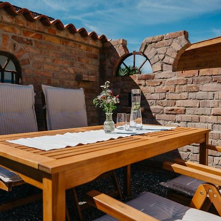 Ferienwohnung Am Weinberg Boetzingen エクステリア 写真