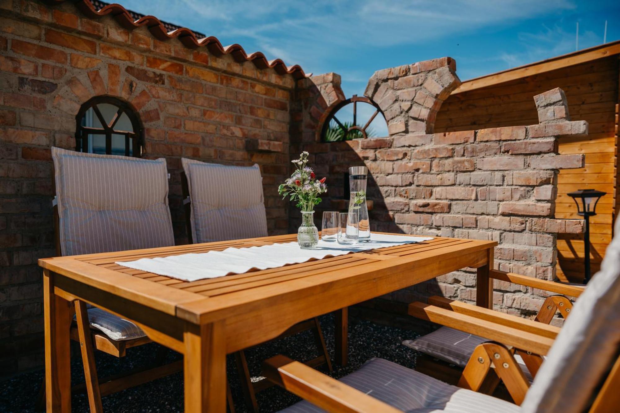Ferienwohnung Am Weinberg Boetzingen エクステリア 写真